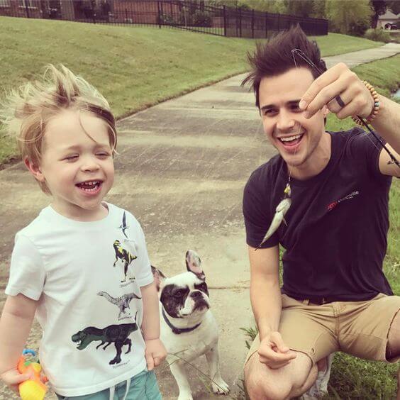 celebrities with french bulldog Kris Allen