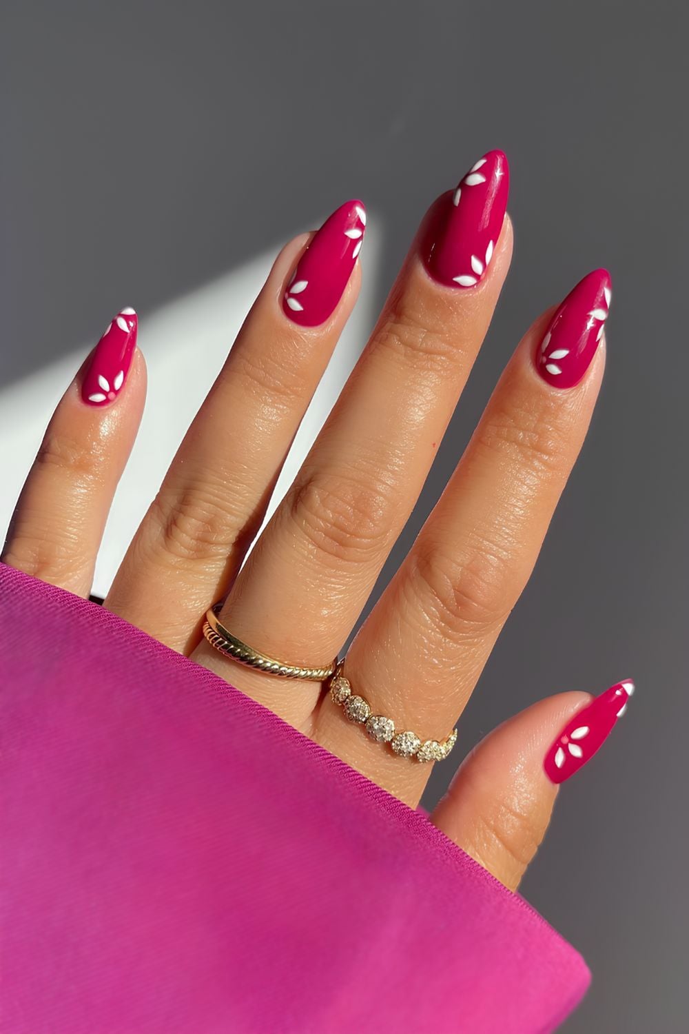 Berry pink daisy nails