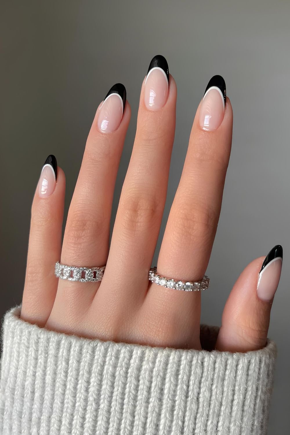 Black French mani with white outline