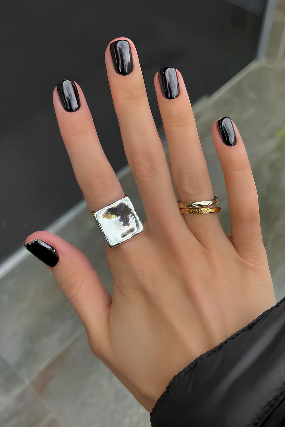 Black chrome effect nails