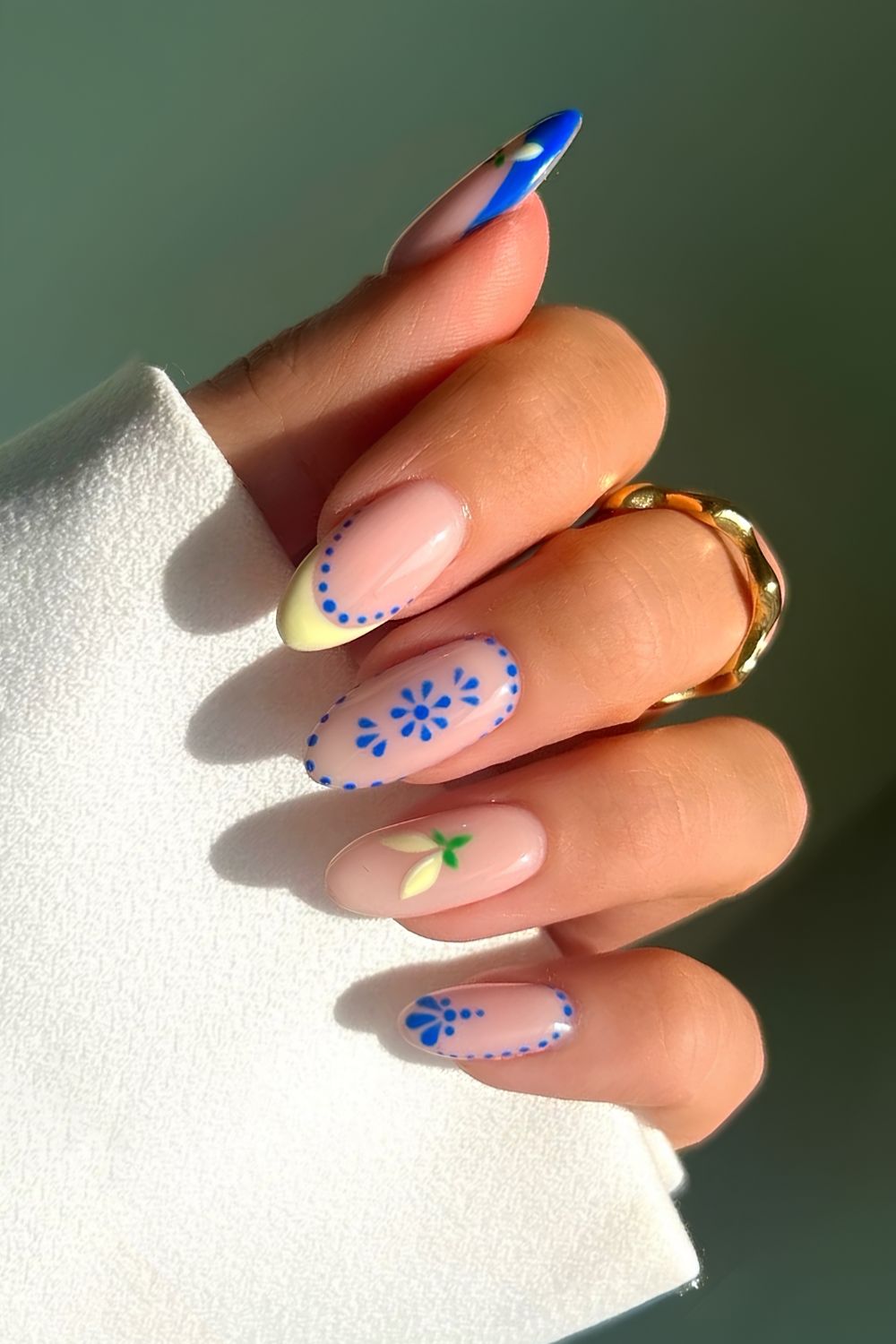 Blue and yellow Amalfi nails with lemons