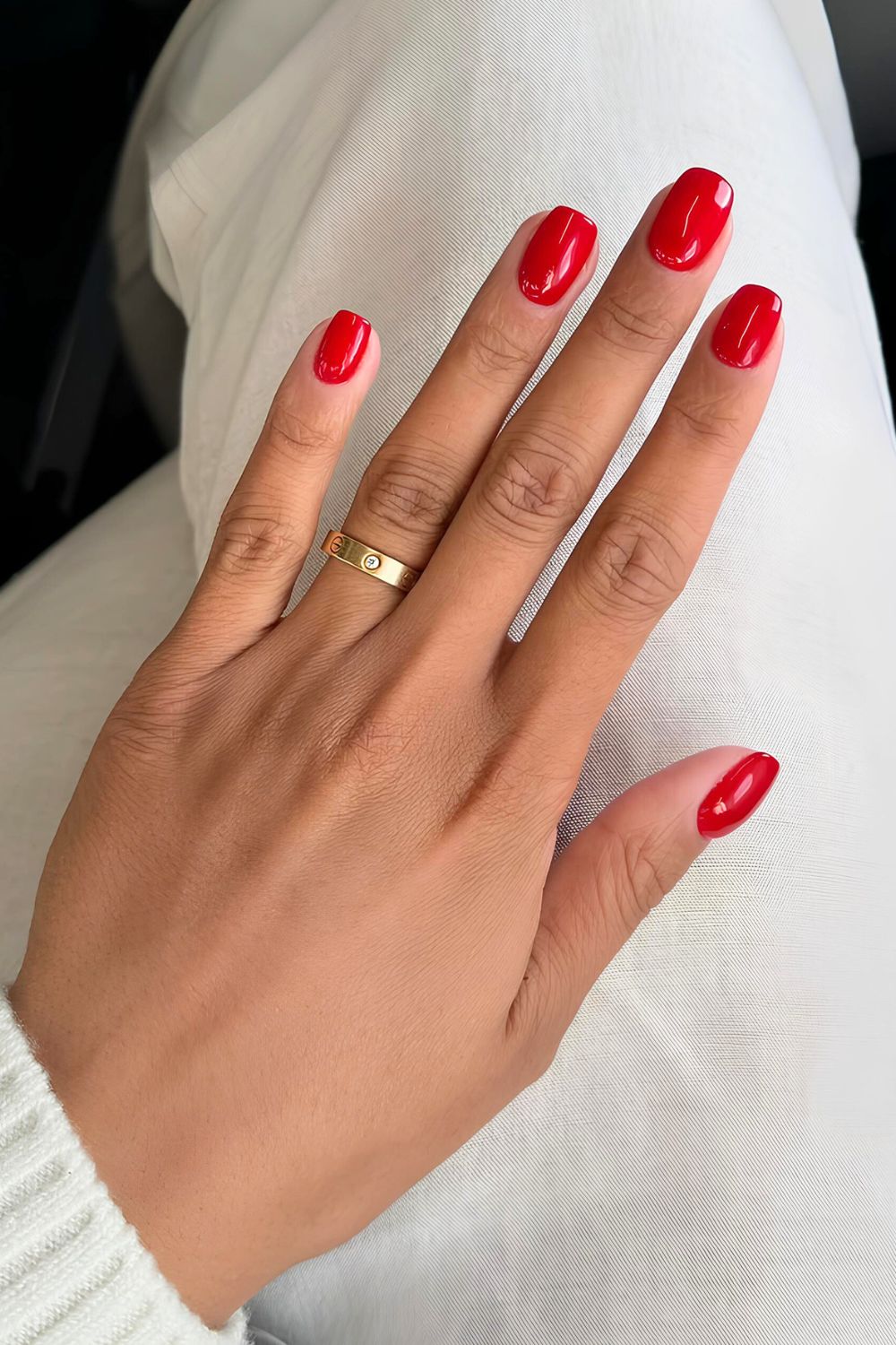 Classic red nails