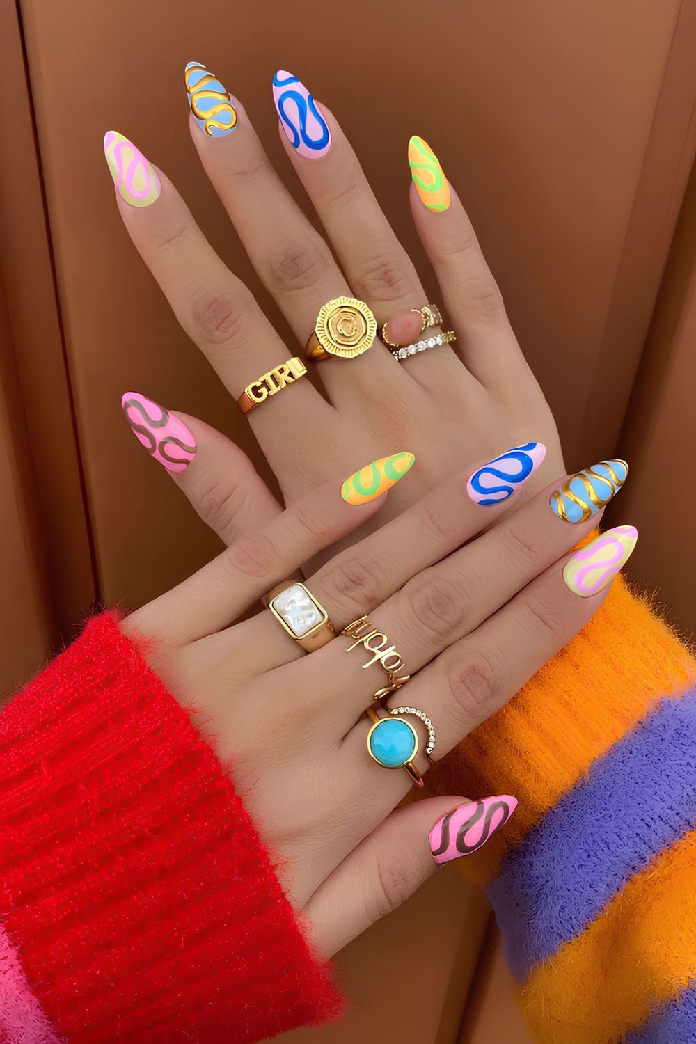 Colorful nails with swirls