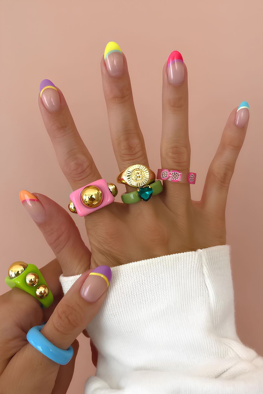 Colorful outlined French tip manicure