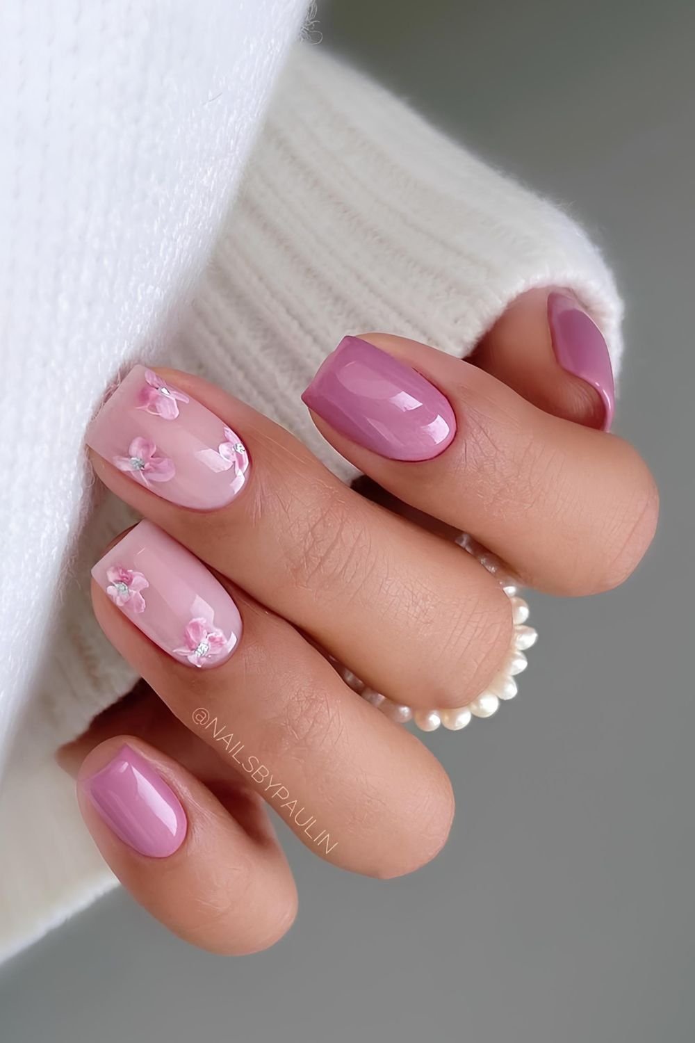 Creamy purple nails with floral details