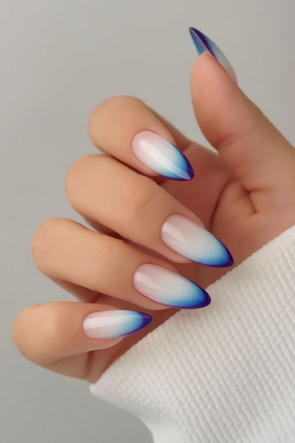 Dark blue to white gradient french tips