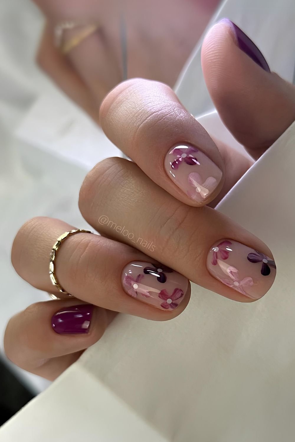 Dark purple mani with flowers