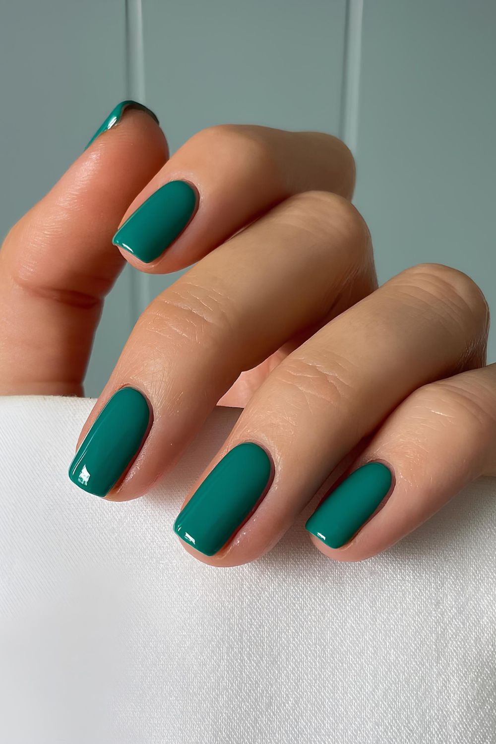 Emerald green solid nails
