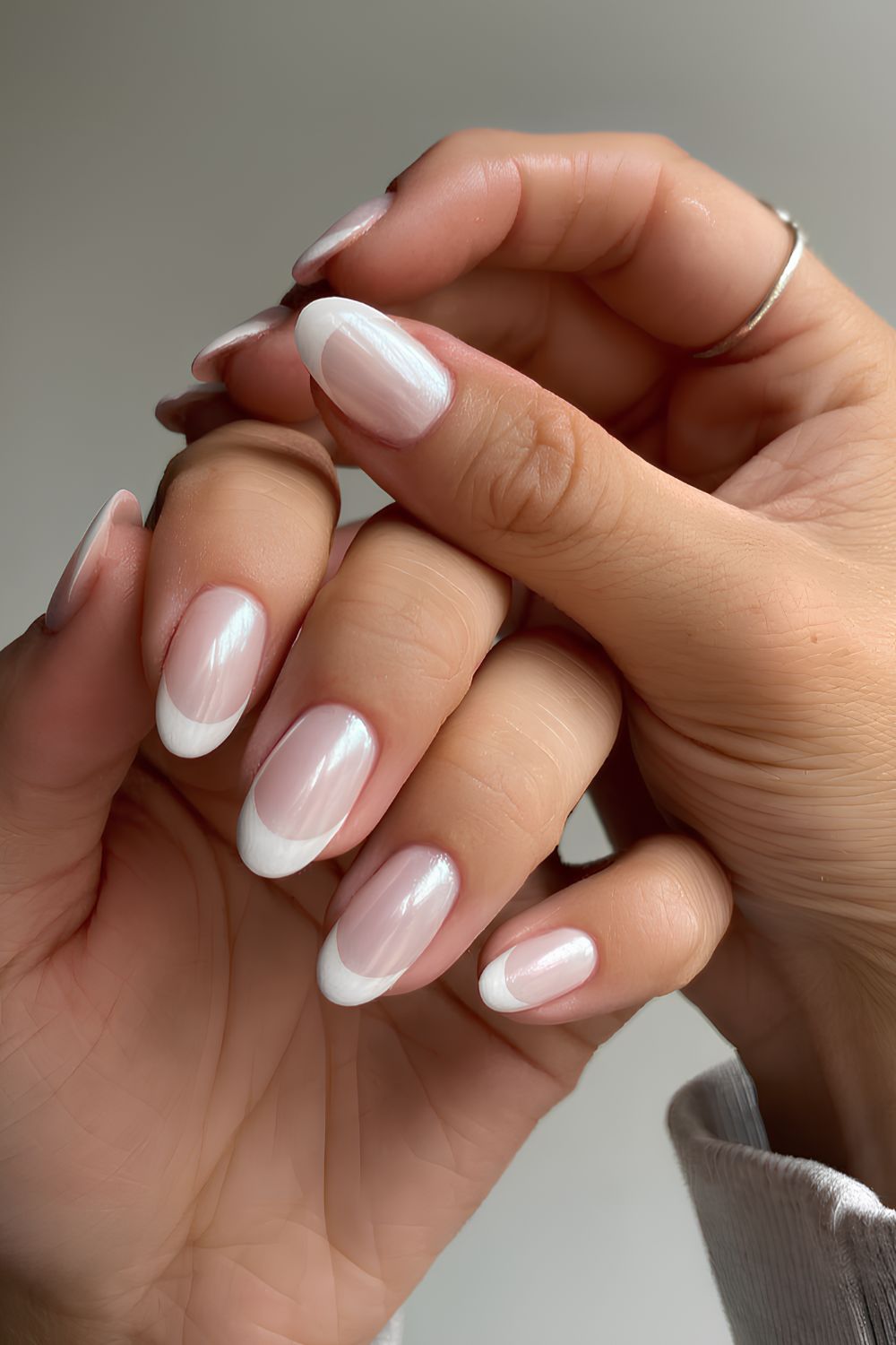 Frosted white French manicure