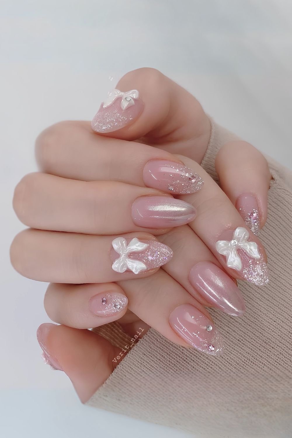 Glitter ombre nails with bows