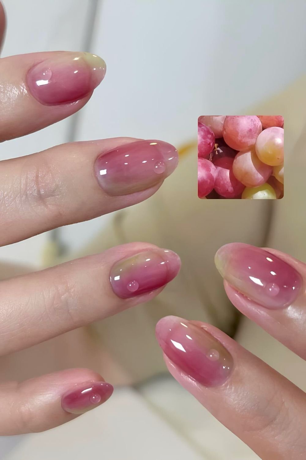 Glossy jelly nails inspired by grape skin