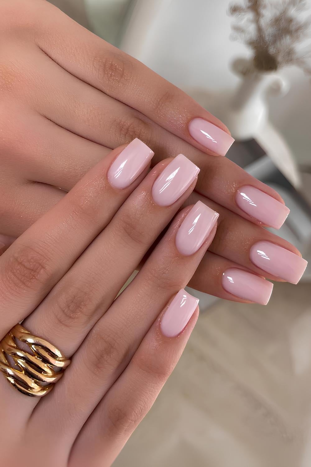 Glossy light pink square manicure