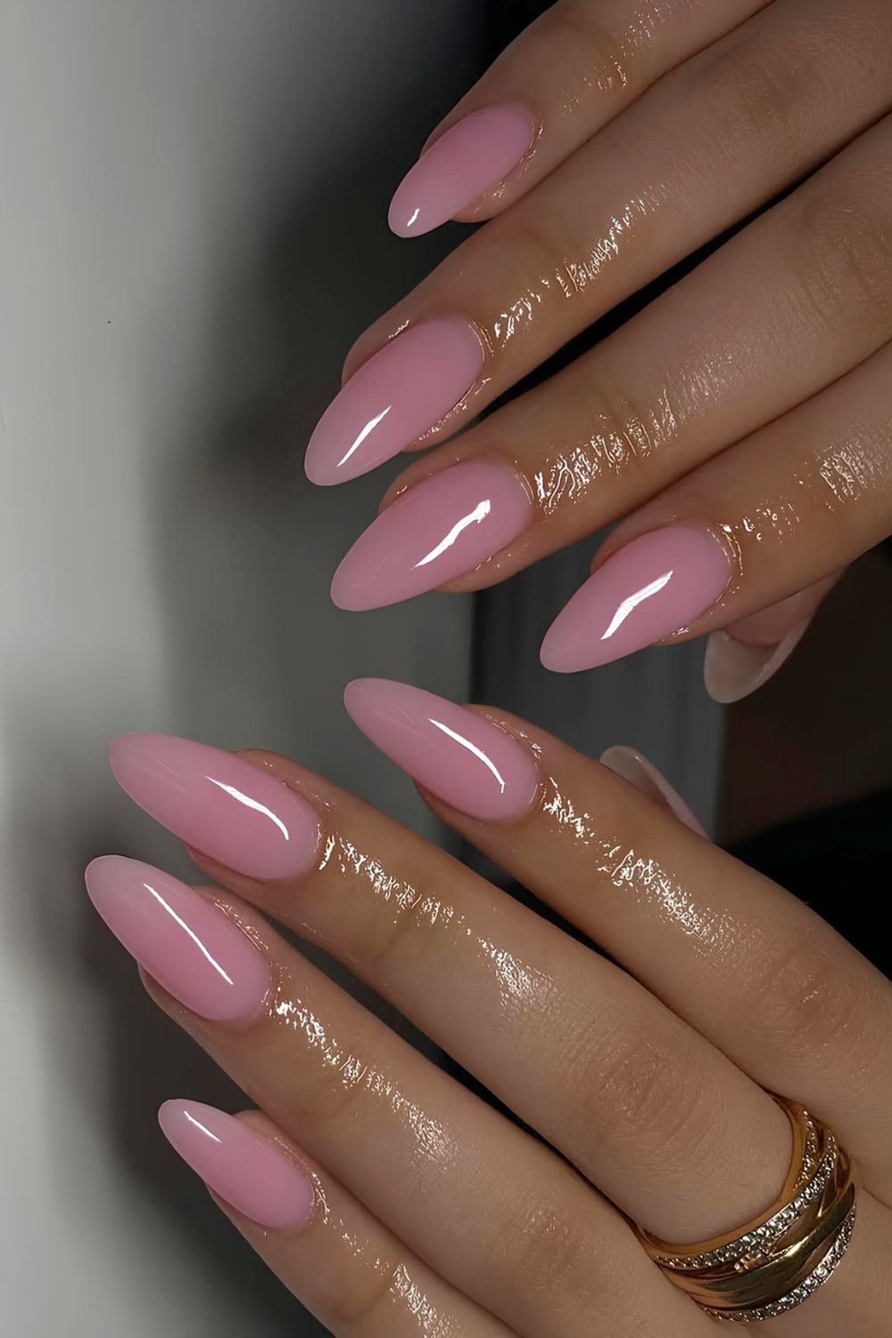Glossy pink mani