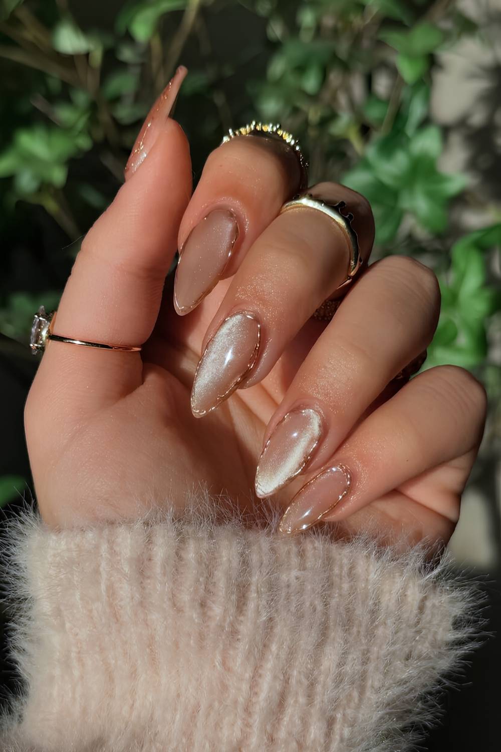 Gold cat eye mani with chrome accents