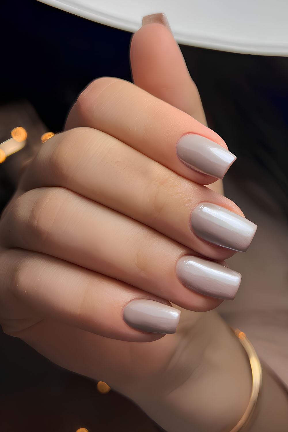Gray chrome effect mani