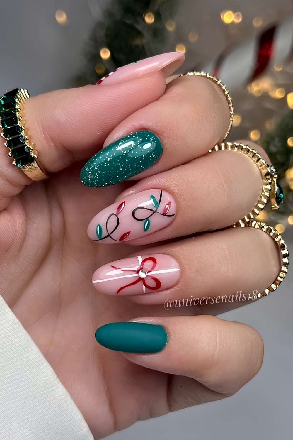 Green and red manicure with Christmas light art