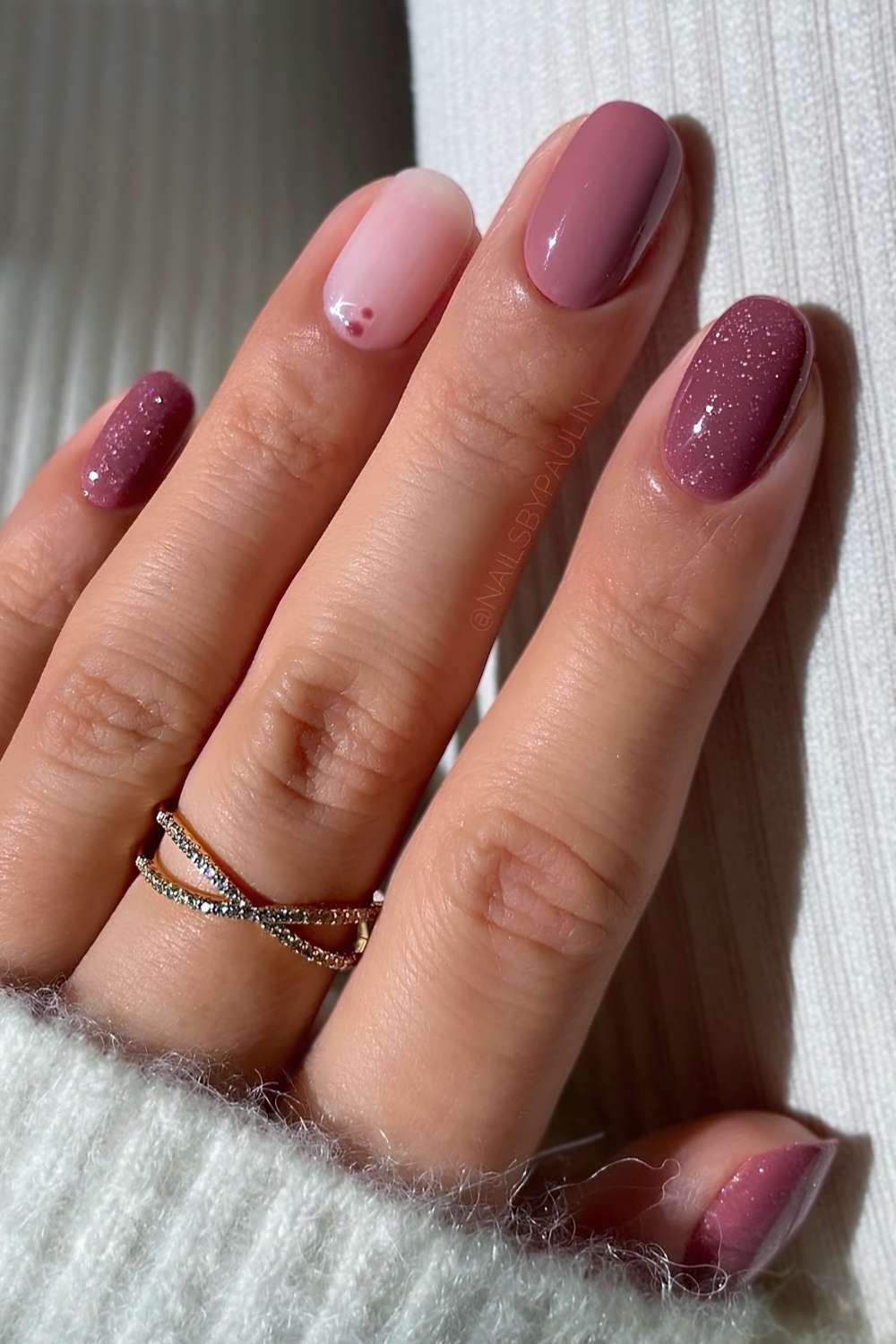 Mauve nails with glitter and dot art