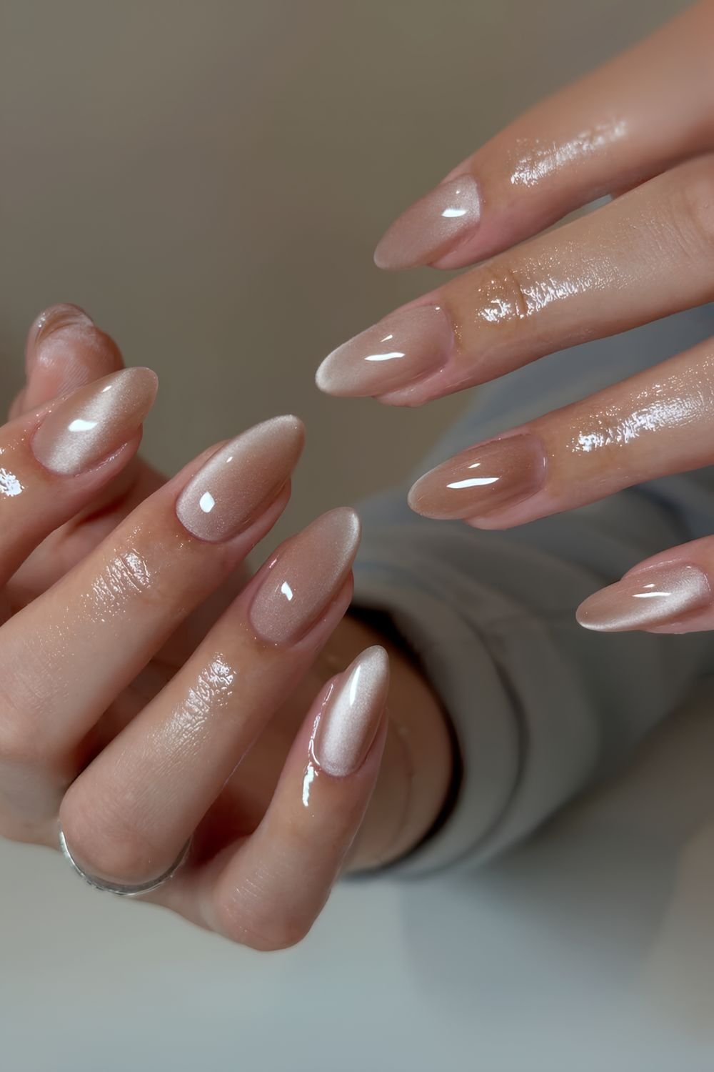 Mocha mousse cat eye nails