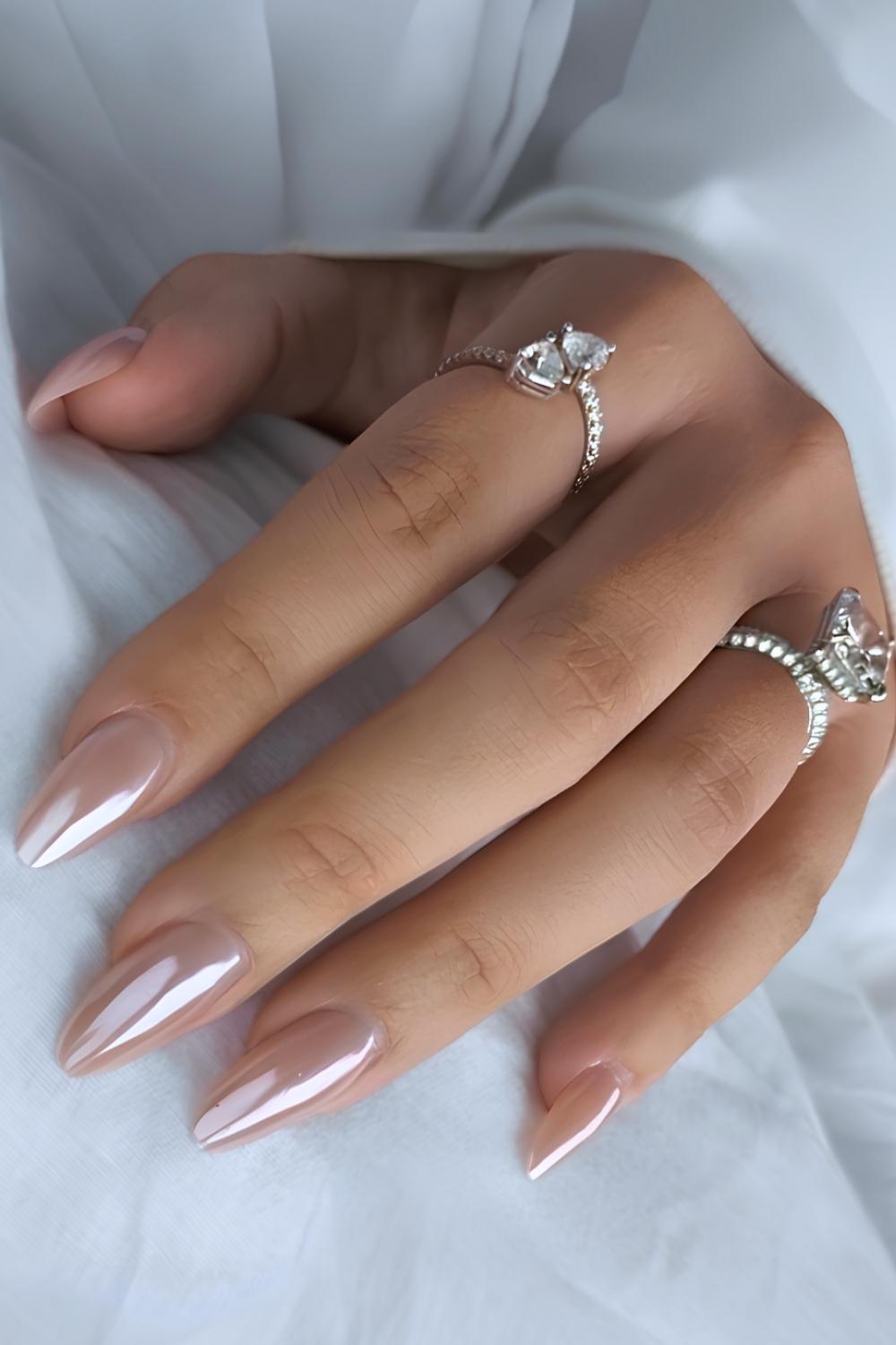 Neutral manicure with chrome finish