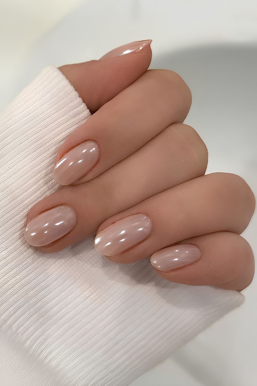 Neutral pearly chrome nails