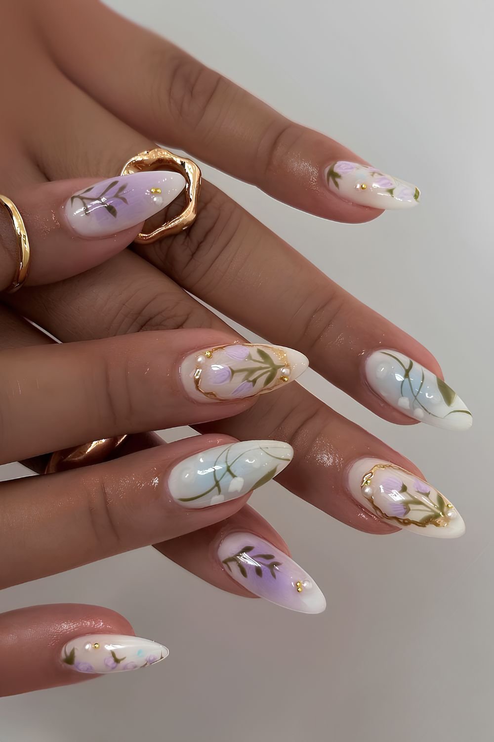 Pastel aura nails with tulip art
