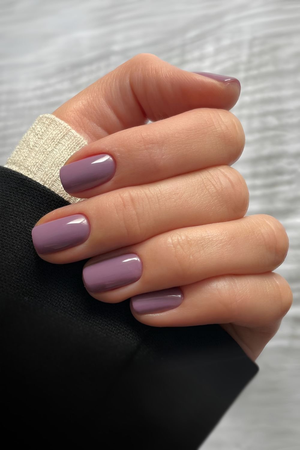 Purple-tinted mauve mani