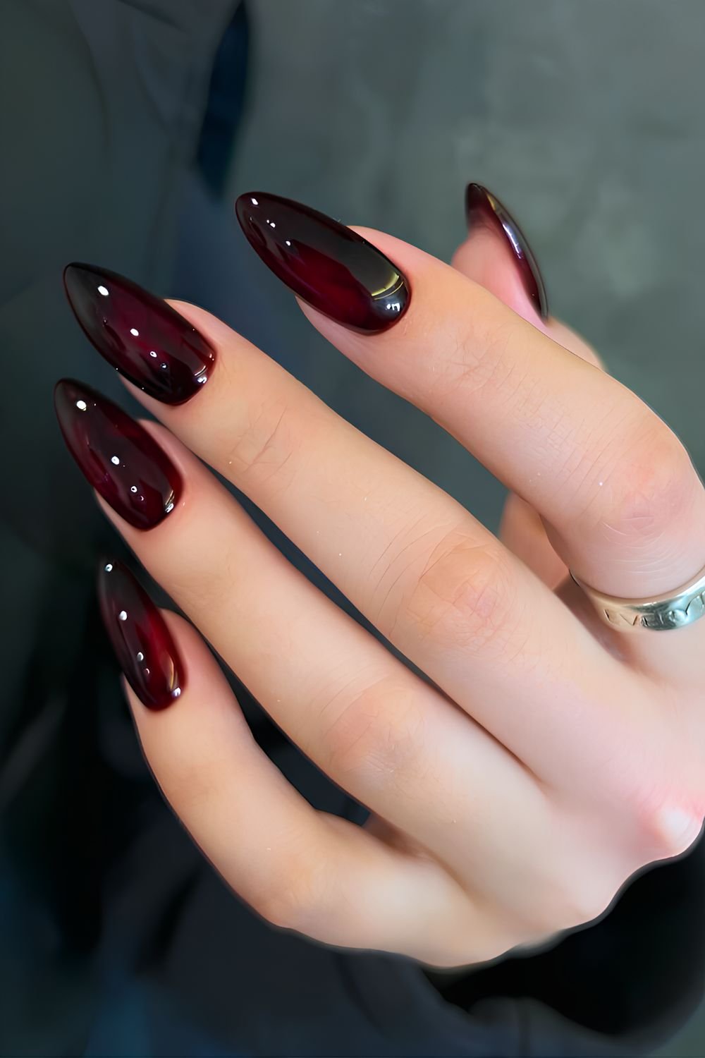 Red and black gradient manicure