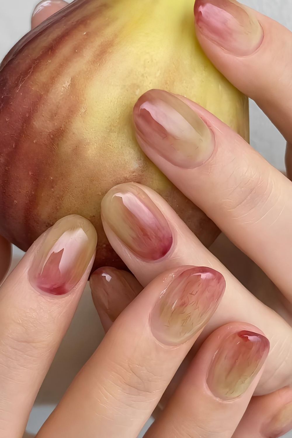 Rounded nails inspired by fig skin