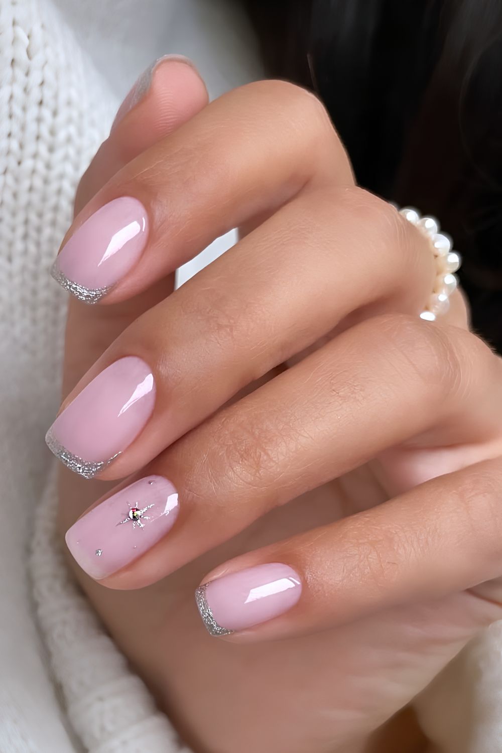 Short silver glitter French mani