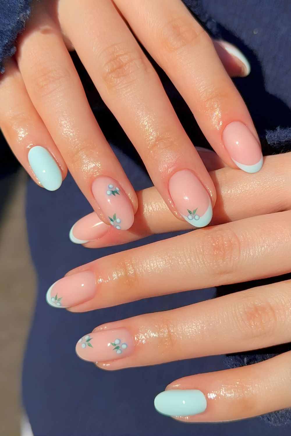 Sky blue mani with bluberry art