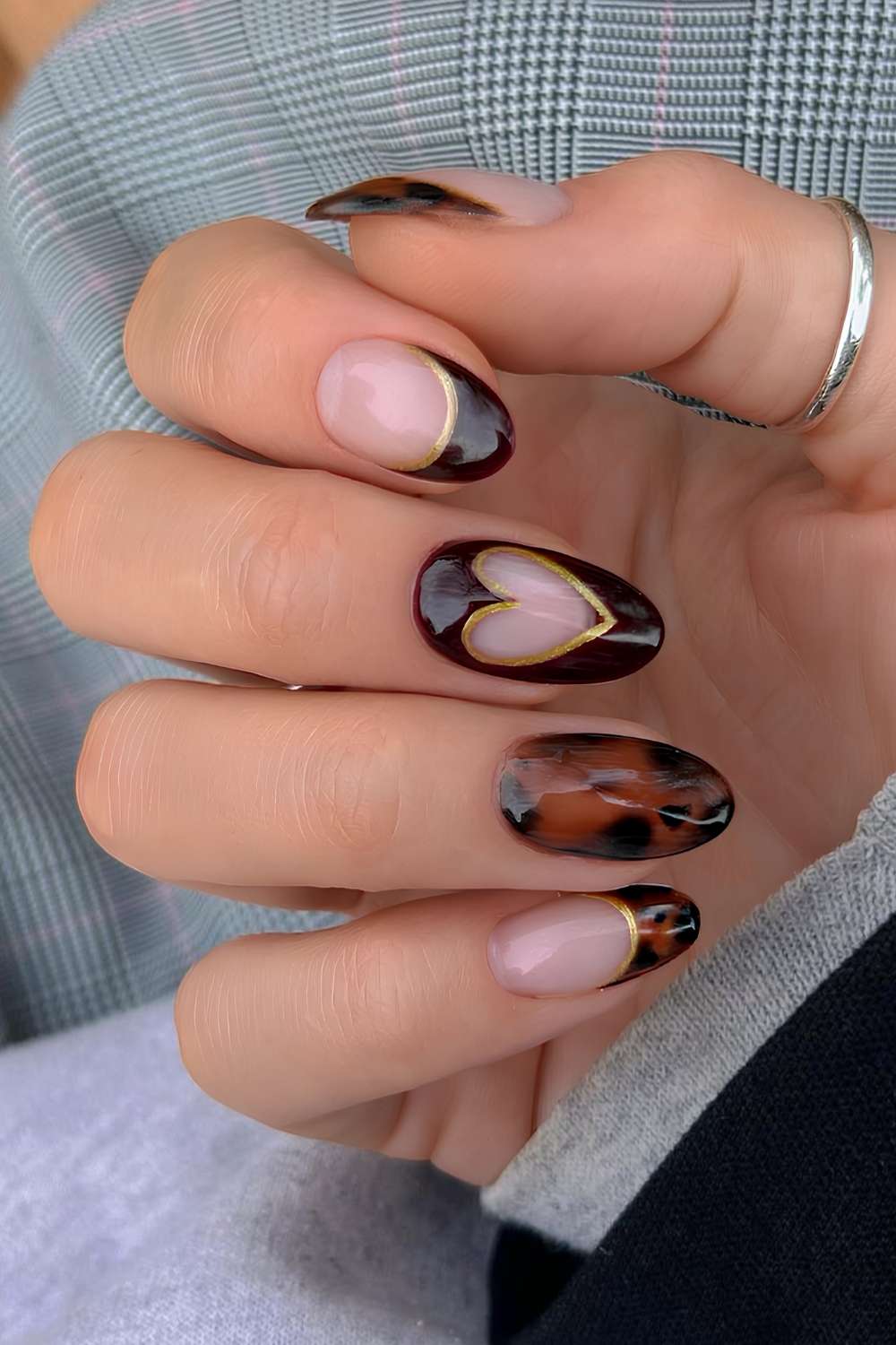 Tortie shell mani with heart and gold accents